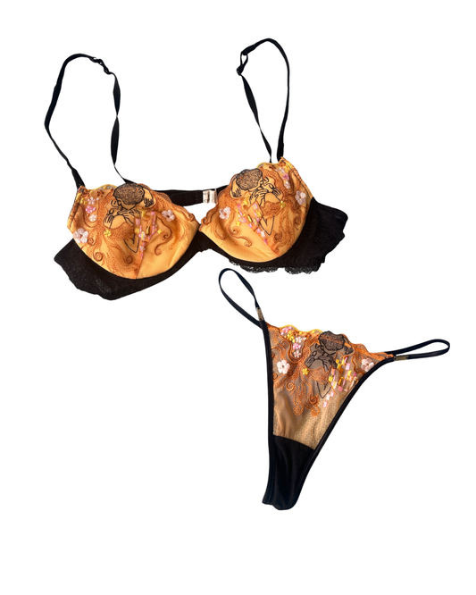 Gustav Klimt "The Kiss" Embroidered Lace Bra & Thong Lingerie Set (S)